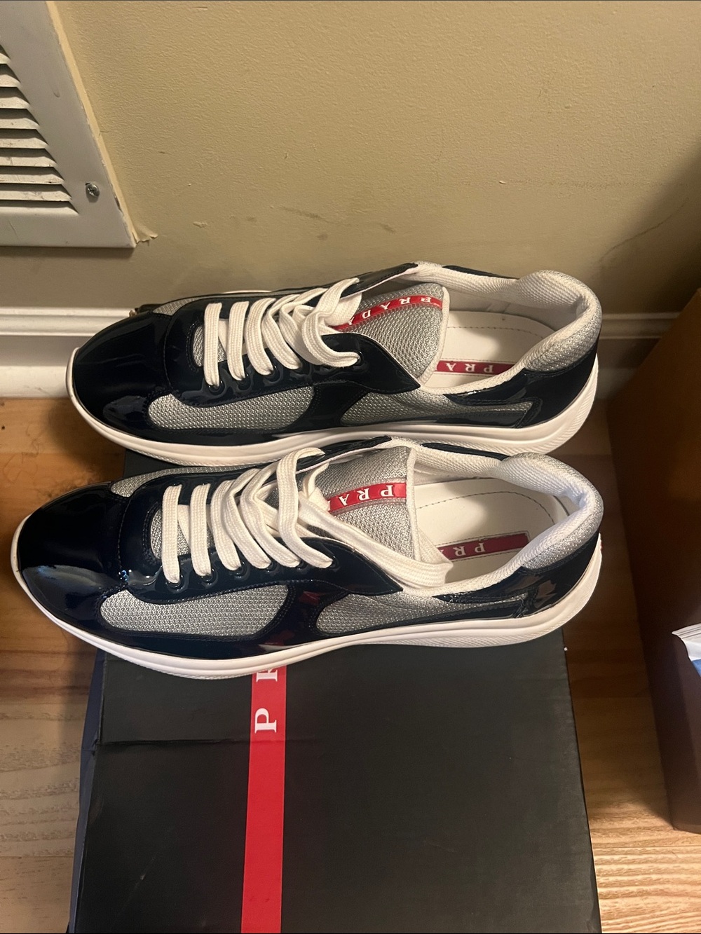 Prada Men’s Navy, White and Gray Low-Top Sneakers Size 9 - Picture 6 of 13